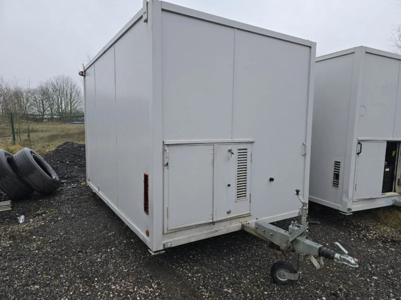 BPI Auctions - 2018 Vauxhall Movano F3500 CDTi Welfare Van & AJC Mobile Welfare Trailer Unit Auction - Auction Image 4