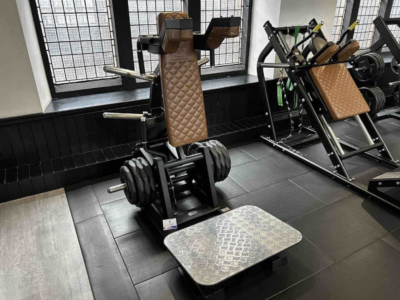 Sweeney Kincaid - Modern Gym Equipment Auction - Auction Image 1