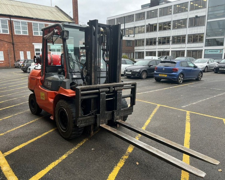 BPI Auctions - 2013 Combilift C2500 Sideloader & Forklift Trucks Auction - Auction Image 4