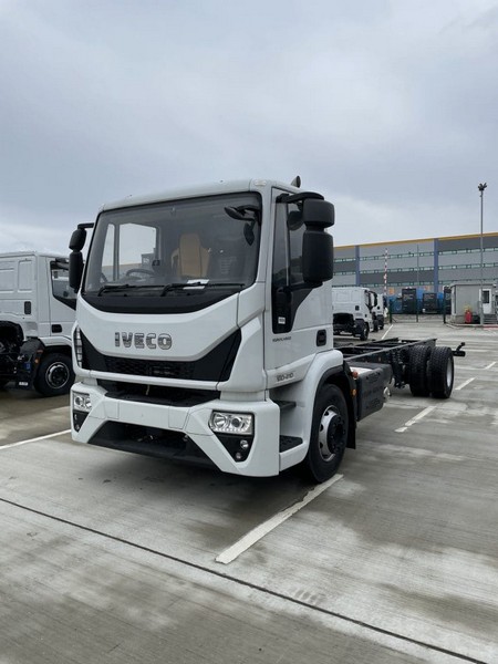 Hilco Global Europe - New, Unregistered & Low Mileage Hybrid, Diesel, Electric & Glider Commercial Vehicles Auction - Auction Image 2