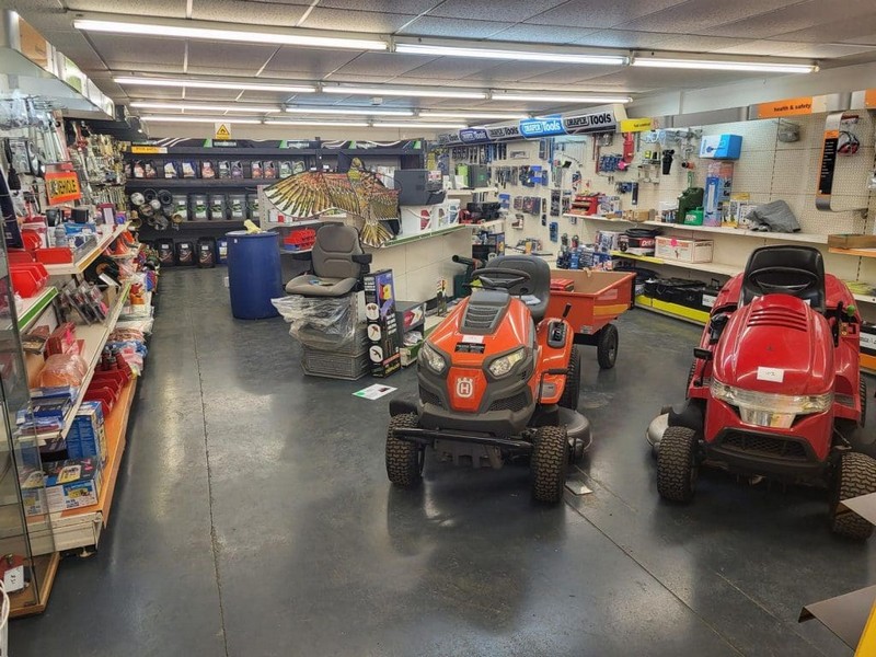 Hilco Global Europe - Major 2 Day Auction Of Farm Machinery, Retail Stock, Panel Vans, Garage Workshop Equipment, Parts Stock And Machine Parts - Auction Image 7