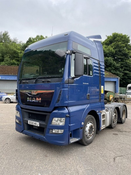 Walker Singleton - 4 MAN TGX.26.440 6 x 2 Tractor Units (2016) Auction - Auction Image 4