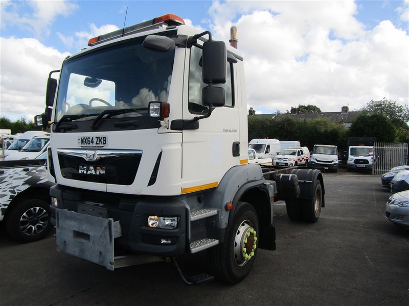 Burnley Auctioneers - Light Commercial, Cars, HGVs, Plant & Machinery & Tools Auction - Auction Image 3