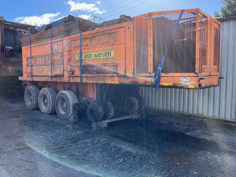 James Armstrong Auctioneers - JCB Waste Spec Teleporters, Walking Floor Trailers, Doppstadt Shredders, Ejector Trailers, Curtainside Trailers & Commercial Vehicles - Auction Image 4