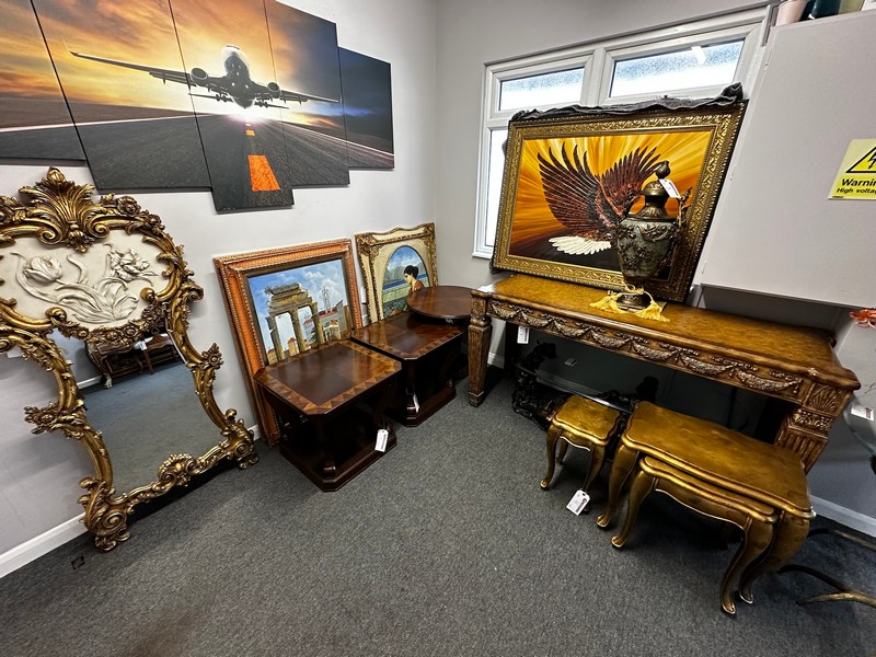 G J Wisdom & Co - Home Furnishings, Artworks & More at Auction from Luxury Flats, Apartments & Restaurants - Auction Image 2