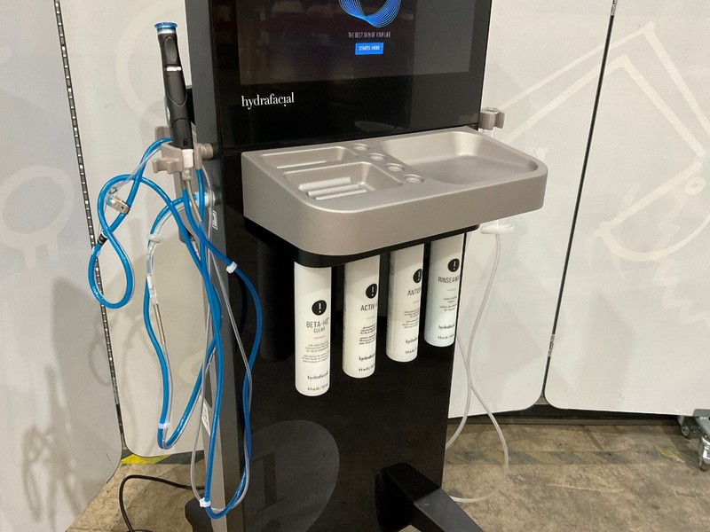 BPI Auctions - HydraFacial MD Syndeo Black Hydrodermabrasion Machine 240V & LightStim Elipsa LED Therapy Device 240V Auction - Auction Image 1